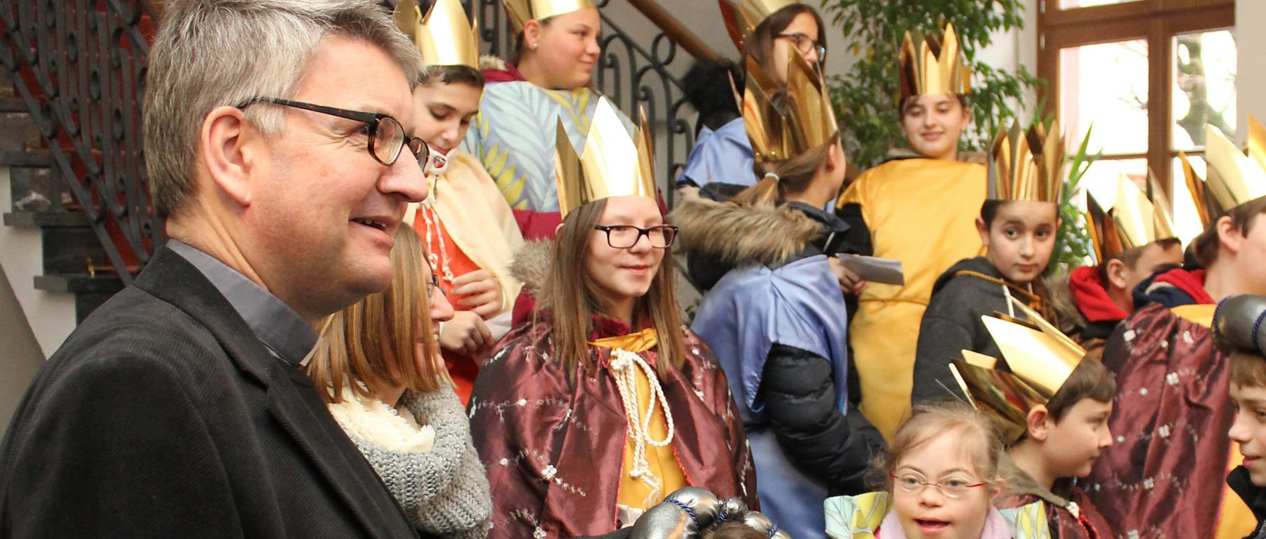 Bischof Kohlgraf empfing Sternsinger im Bischöflichen Ordinariat