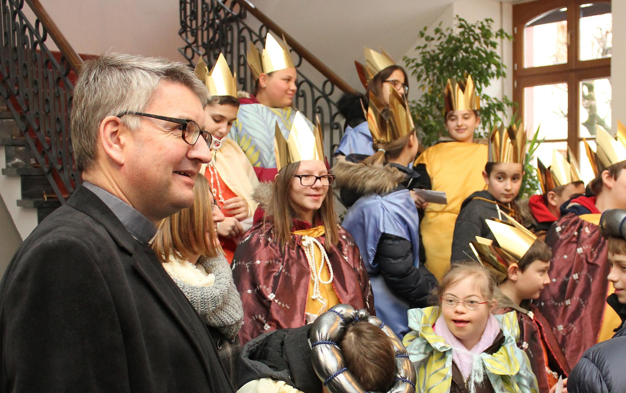 Bischof Kohlgraf empfing Sternsinger im Bischöflichen Ordinariat