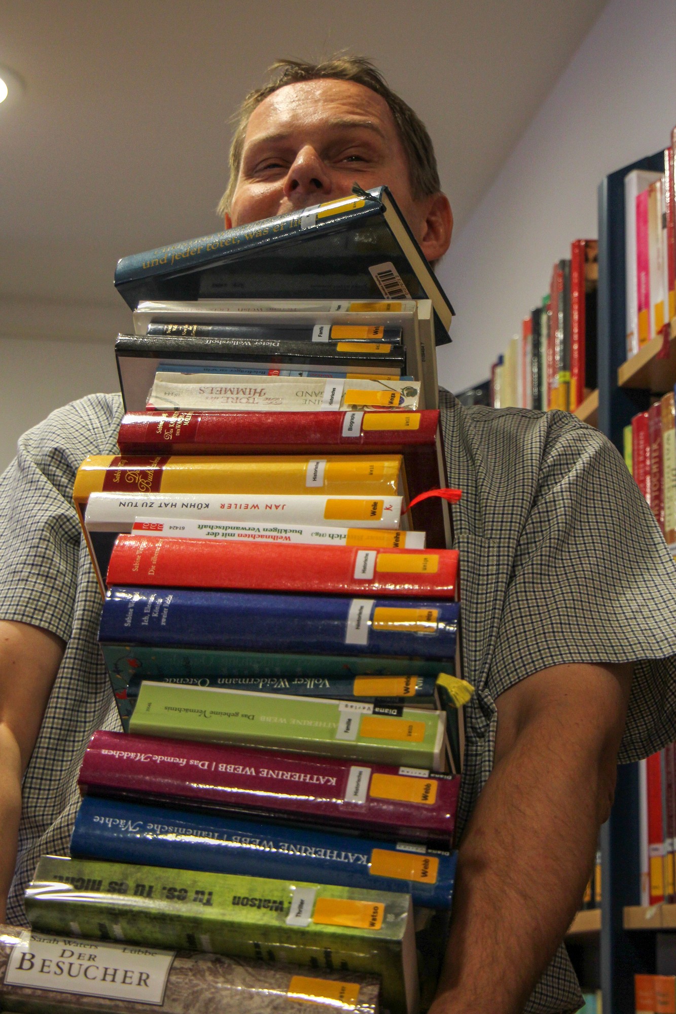 Bücherstapel (c) Borromäusverein e.V.